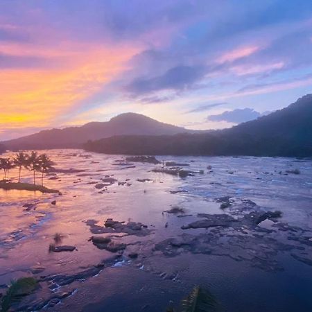 Athirapilly River Resort Athirappilly Esterno foto